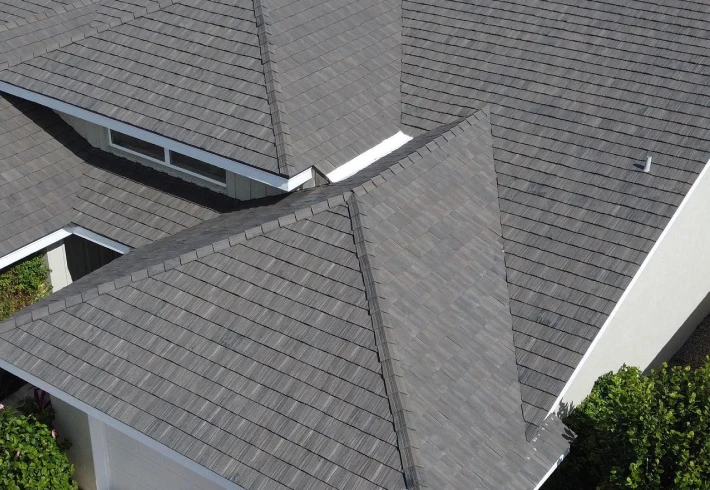 asphalt shingle roof